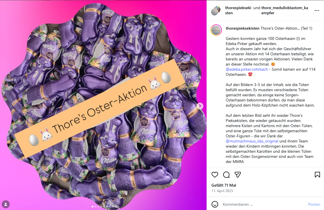 Viele lila Schoko-Osterhasen sind für eine Oster-Aktion zusammengestellt.